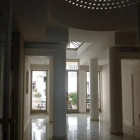 Promenade Apartment *
